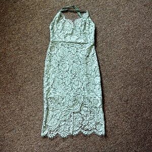 Lulus lace dress XS pale green like new.